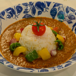 Enjoy vegan curry made with fresh vegetables delivered directly from the source.