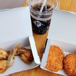 ES CON FIELD HOKKAIDO - コロッケ+手羽先+ドリンクセット 1300円