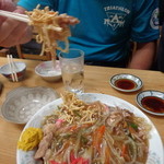 丸大ホール - かた焼きそばを食す、トライアスロンに目覚めた呑み仲間(2013'10.15)