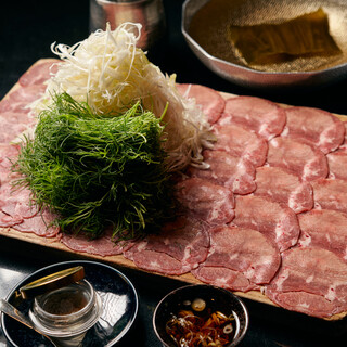 Amazing & Luxury [Original! ? Platter】Cow tongue shabu shabu with a soft texture