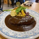 ユニヴェール エス - ハンバーグステーキ（1,950円）デミグラスソース