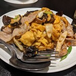 八百藤飯店 - 豚肉とキクラゲの卵炒め