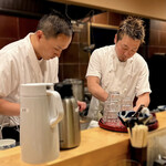 自家製麺 ロビンソン - 左：田中恵大氏   右：伊藤浩二氏