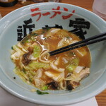 家系ラーメン 近藤家 - キャベチャー投入