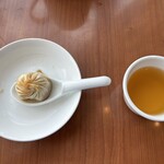 鼎泰豐 - 最後の1個とジャスミン茶