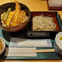新潟名物 布のり蕎麦とおいしい酒菜 きなせや. 赤坂割烹店 - 