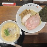 らぁ麺 芳山 - 料理写真:濃厚鶏白湯つけそば(醤油) 950円