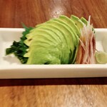 バロンズグリルアンドエルディーケー　バロン - アボガドの刺身（¥660）（税込）