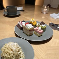 ブッフェアンドカフェ スロープサイドダイナー ザクロ - 