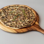 Truffle-flavored balsamic mushroom pizza