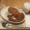 箱根ベーカリー - 熟成三元豚のカツカレー1180円＋丹那ミルク300円
