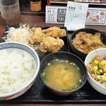 吉野家 - W定食（牛皿・から揚げ定食）ご飯大盛+生野菜サラダ+生玉子