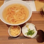 うどん居酒屋 オカチメンコ - かけうどん普通