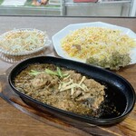 FOOD BOX - 料理写真:ガーリック＆ジンジャーゴーシュ（チキン）とライス