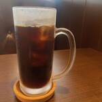 お肉とスイーツ 服部 - ランチプレートについてくるアイスコーヒーはジョッキで来ました