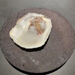 YANAGI TePPaN UNBORN GASTRONOMY - 昆布森牡蠣の生ハム包み、ミルクの泡