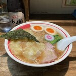 麺壱 吉兆 - ワンタン麺¥900、煮玉子¥100、炙り焼豚丼¥380、ビール（中）¥530