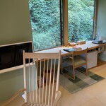 早苗饗 - 2階からの鬱蒼と生い茂る緑が美しい