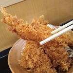 Katsuya - 秋の海鮮フライ定食のエビフライ