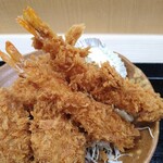 Katsuya - 秋の海鮮フライ定食のエビフライ