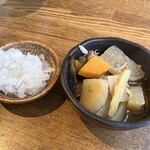 Tosaka - お通し　280円