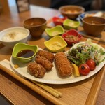 Chawan - 牡蠣フライとカニクリームコロッケ