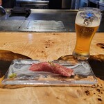Teppanyaki Gurou - 最高級A5黒毛和牛の炙り寿司とエビスビール