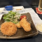 つくし - カニクリームコロッケと大将の釣ったベラ