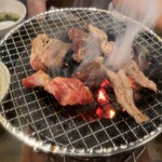 Shichirin Yakiniku Anan - 焼いてるとこ