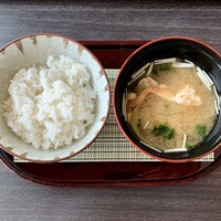 生簀割烹　海幸 - 新・神都御膳 ¥2,640 の渡り蟹の味噌汁、白ご飯