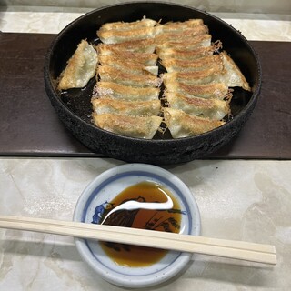 ぎょうざ 鉄なべ_1