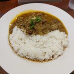 ブラウニー - 牛すじ肉のカレーごはん（ごはん少なめ）