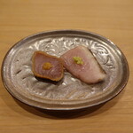 すし処 睦月 - 鰆の燻製と塩たたき