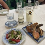 埼玉屋食堂 - 焼き鮭、四肢等の炒め物