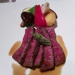 OTTO SETTE - 甲州ワインビーフのタリアータ　わさびのピュレ添え。