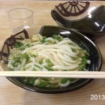 誠うどん - 2013.10.16(水) 14時 かけ小150円 感動なグミ的グニュ感 (^_^)v二杯目