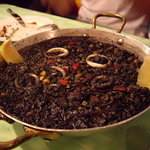 ロス・レイエス・マーゴス - OptioA30：〆は人気のイカ墨パエリャ