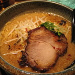 ラーメン札幌一粒庵 - 厚焼きチャーシューみそラーメン/一粒庵