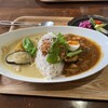 PASAR KITCHEN - グリーンカレーとポークビンタルーカレー2種盛り