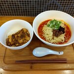 Chai - 汁なし担担麺とハーフ麻婆丼のセット