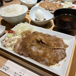 豚ステーキ専門店 B - 