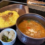 Bisutoro Kirakutei - 挽肉野菜カレー