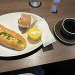 パンとセットのストロング珈琲