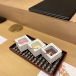 北新地 鮨 天ぷら いわい - 天ぷらの塩（ワイン、柚子、梅）