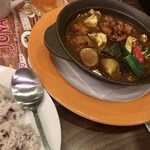 ジョナサン - 札幌名物！チキンとごろごろ野菜のスープカレー雑穀米付き