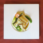 牛久シャトー レストラン - メインは魚料理を選び、