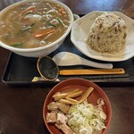 きくすい - あんかけもやしらーめん　こたスペトッピング　半チャーハン