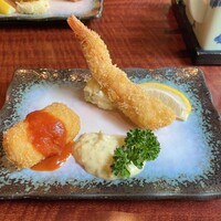 赤坂 津つ井 総本店 - 海老フライ/カニクリームコロッケ