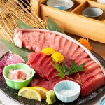 ≪Two major specialties≫ Raw bluefin tuna cross-section sashimi