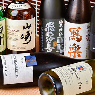 We have a wide selection of famous sake that goes well with your dishes. Cheers with carefully selected sake and wine